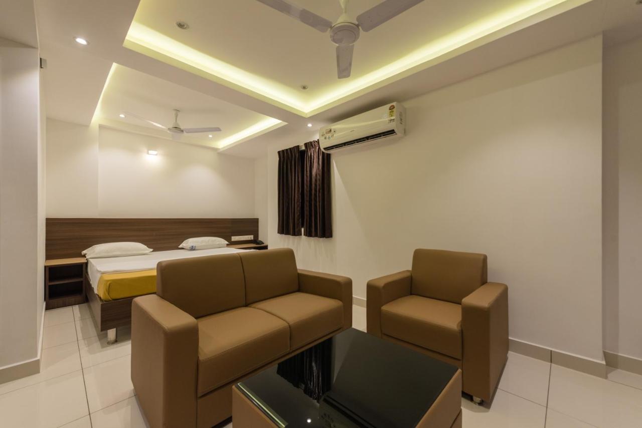 Hotel Karuna Residency Mangalor Kültér fotó
