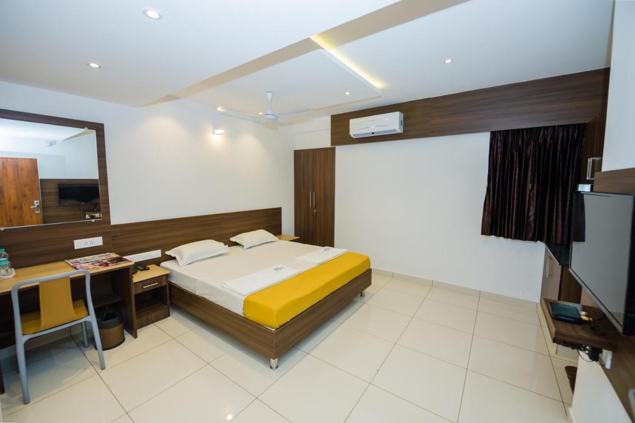 Hotel Karuna Residency Mangalor Kültér fotó